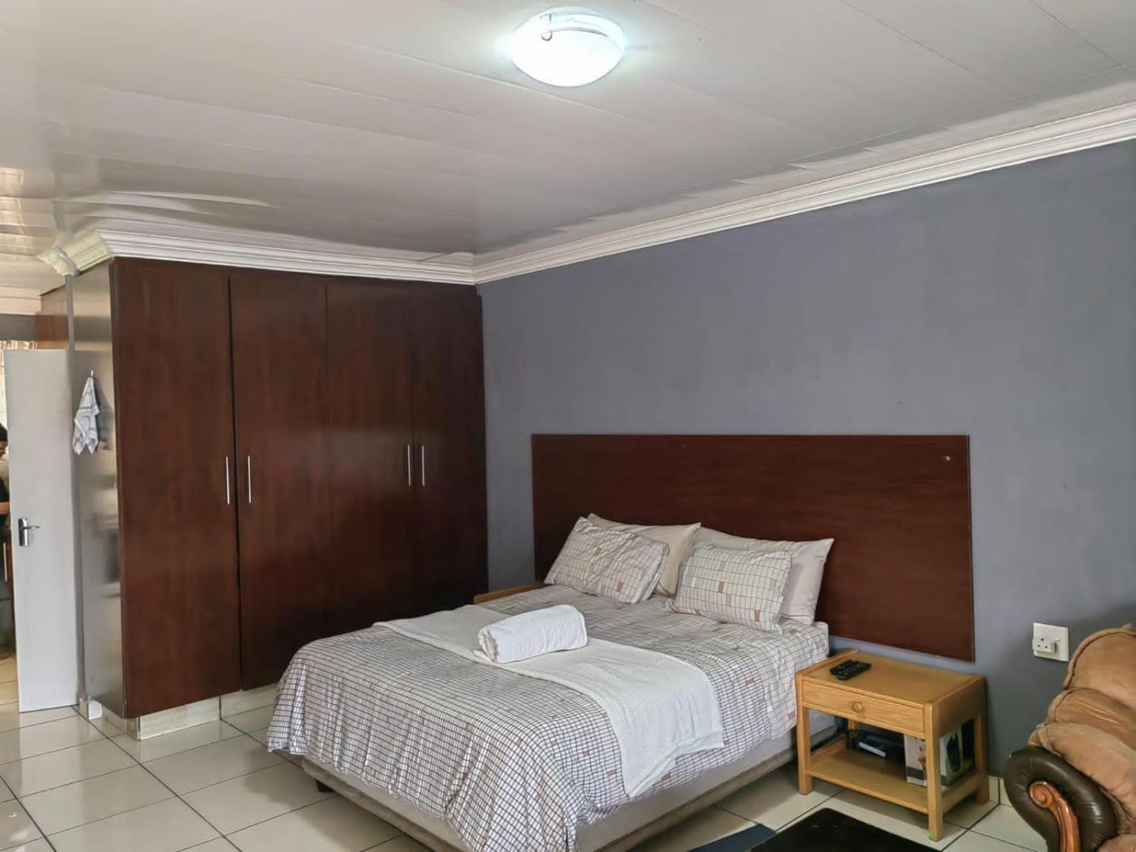 Sibahlenomhlambi Guesthouse Springs  Room photo